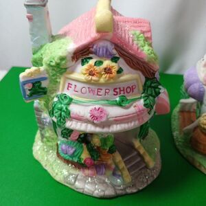 Hoppy Hollow Village Flower Shop Tealight House 2004 Easter Bunny Spring Decor